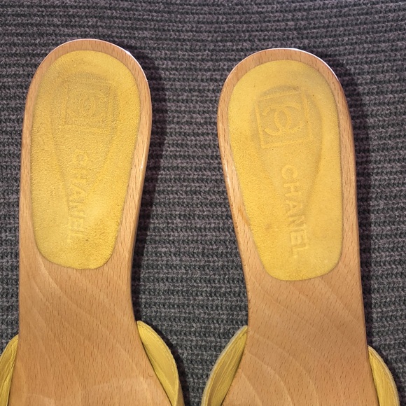 !SOLD! CHANEL Vintage Mules Yellow Suede - Picture 5 of 8